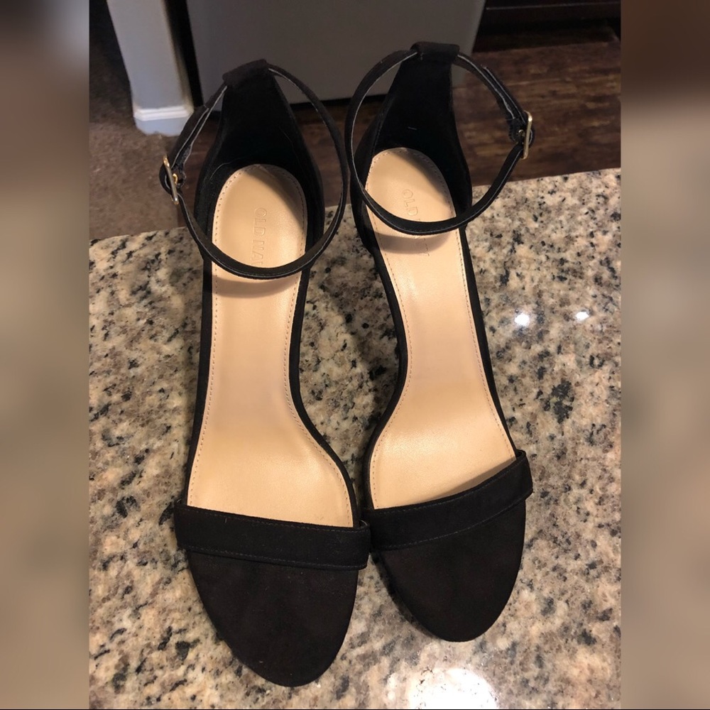 Old Navy Black Stilettos - Size 10